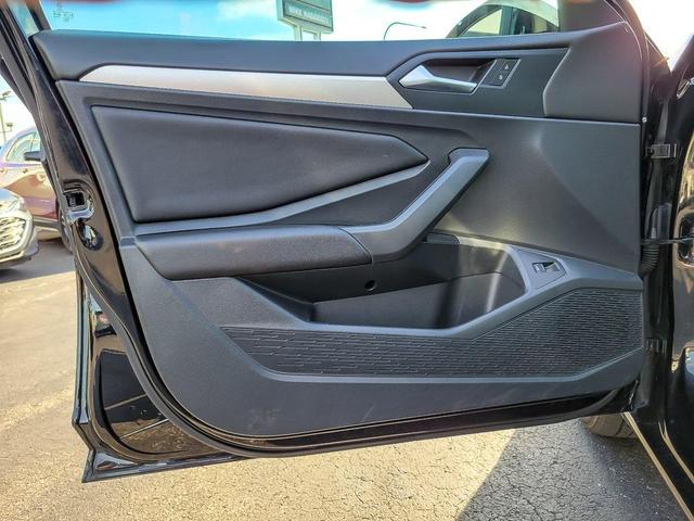 Photo of 2019 Black Volkswagen Jetta