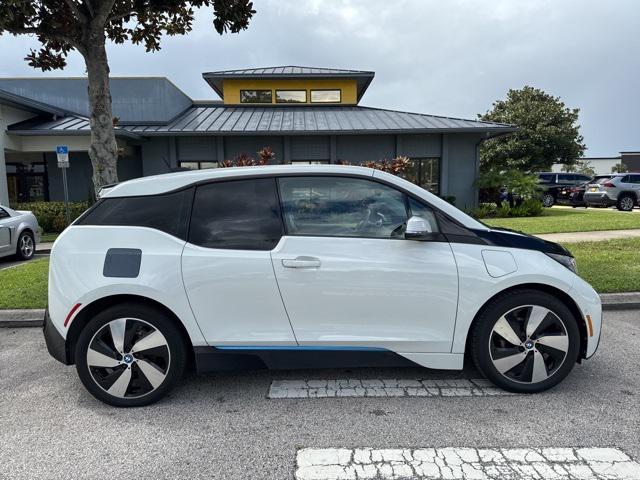 Photo of 2014 Capparis White w/BMW i Frozen Blue Accent BMW i3