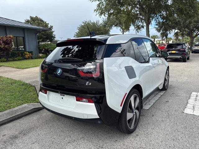 Photo of 2014 Capparis White w/BMW i Frozen Blue Accent BMW i3