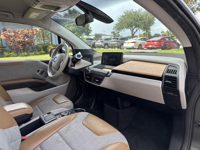 Photo of 2014 Capparis White w/BMW i Frozen Blue Accent BMW i3