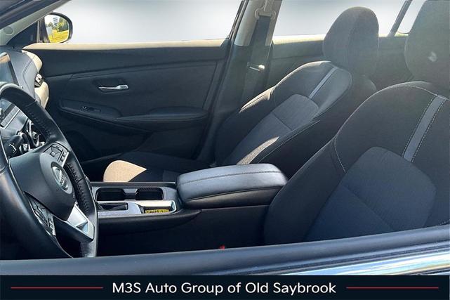 Photo of 2022 Super Black Nissan Sentra