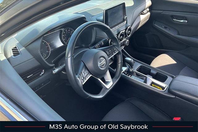 Photo of 2022 Super Black Nissan Sentra