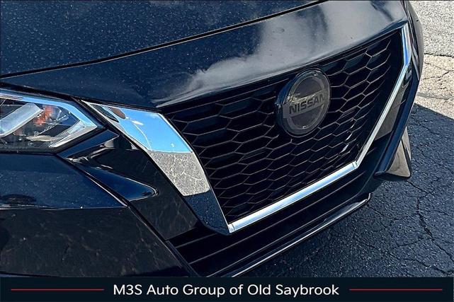 Photo of 2022 Super Black Nissan Sentra