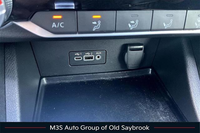 Photo of 2022 Super Black Nissan Sentra