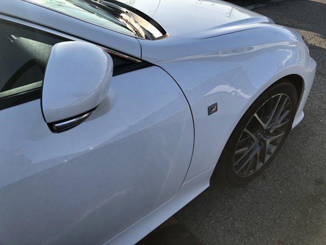 Photo of 2016 White Lexus RC 200t