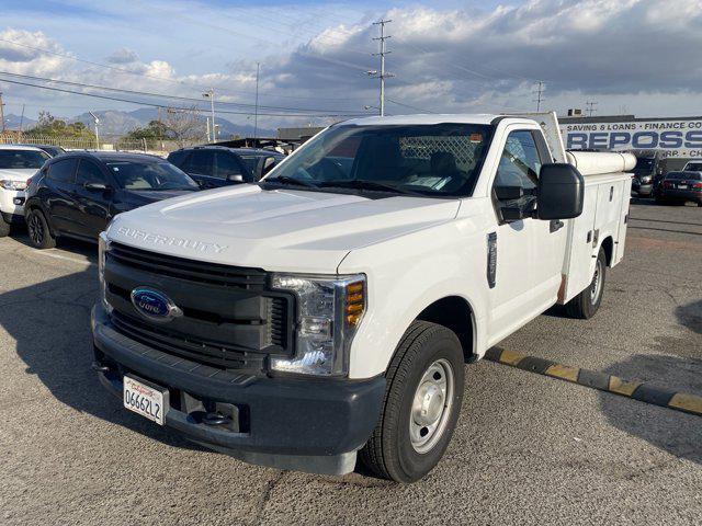 Photo of 2018 Oxford White Ford F-250
