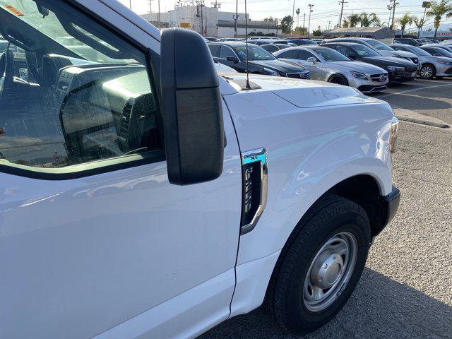 Photo of 2018 Oxford White Ford F-250