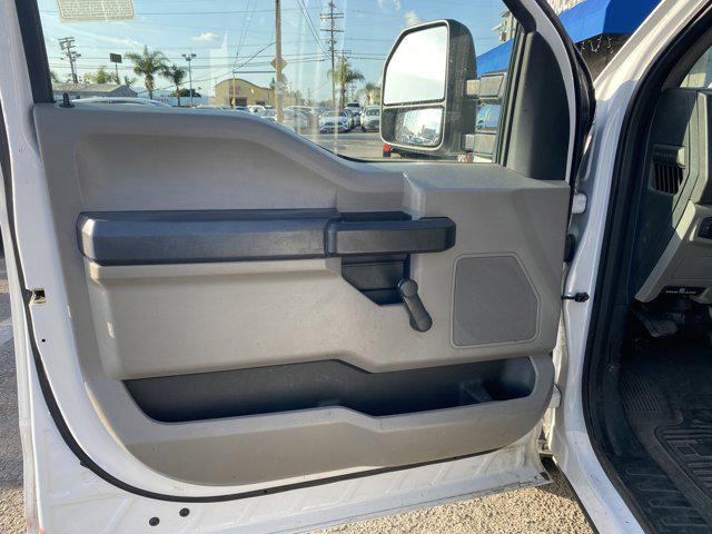 Photo of 2018 Oxford White Ford F-250