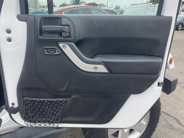 Photo of 2018 Bright White Clearcoat Jeep Wrangler JK Unlimited