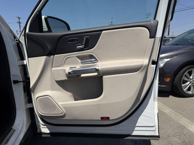 Photo of 2021 White Mercedes-Benz GLB 250