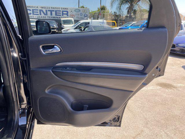 Photo of 2018 DB Black Clearcoat Dodge Durango