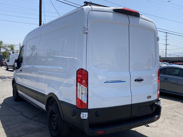 Photo of 2022 Oxford White Ford Transit-350