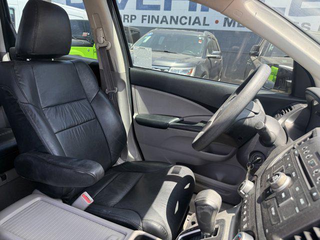 Photo of 2014 Gray Honda CR-V