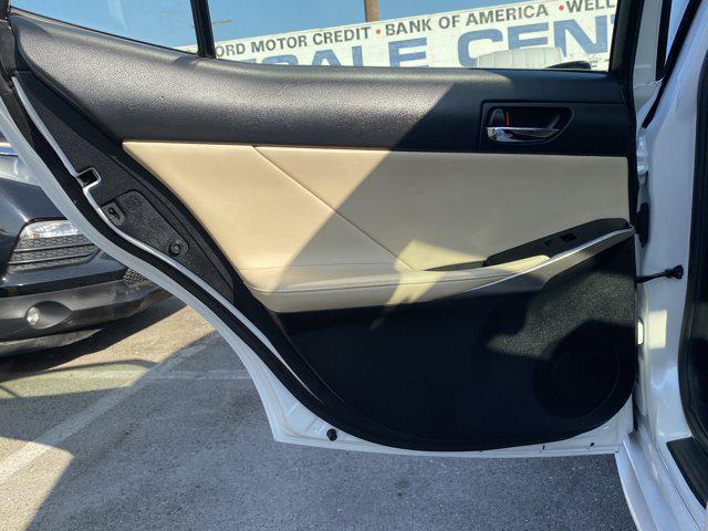Photo of 2016 White Lexus IS 200t