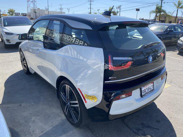 Photo of 2018 Capparis White w/BMW i Frozen Blue Accent BMW i3