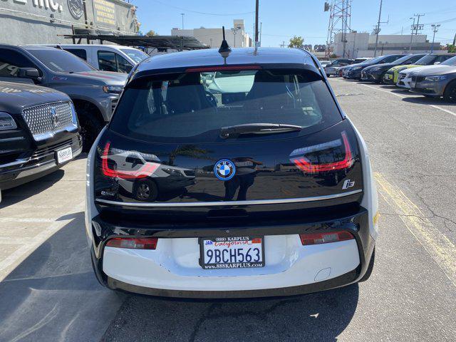 Photo of 2018 Capparis White w/BMW i Frozen Blue Accent BMW i3