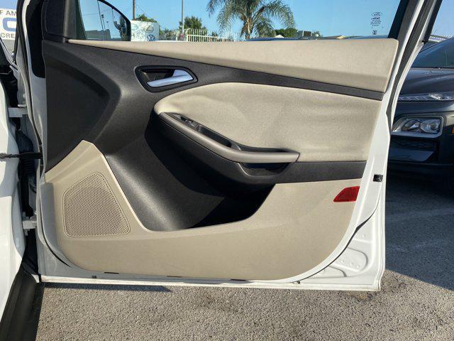 Photo of 2012 White Ford Focus