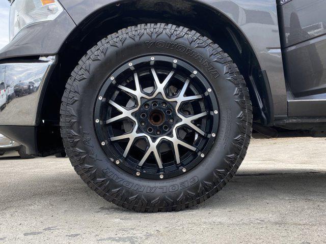 Photo of 2019 Brilliant Black Crystal Pearlcoat RAM 1500