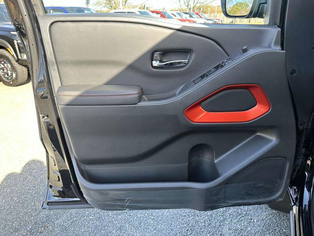 Photo of 2025 Super Black Nissan Frontier