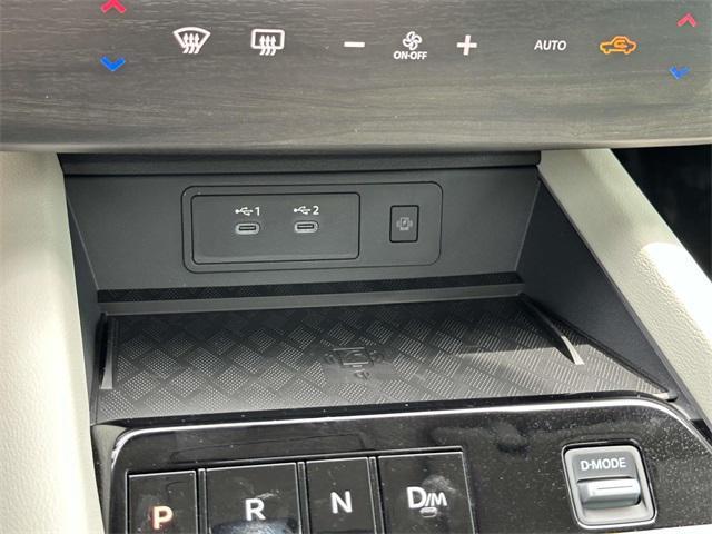 Photo of 2025 Super Black Nissan Murano