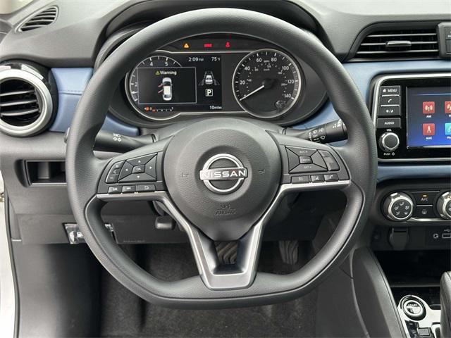 Photo of 2025 Brilliant Silver Metallic Nissan Versa