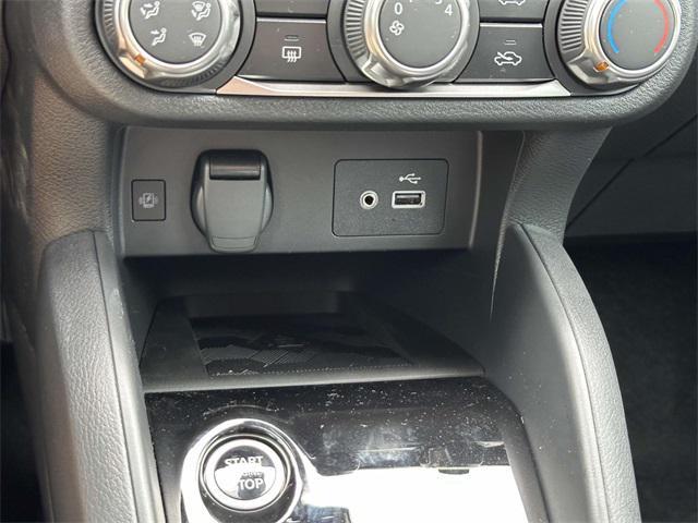 Photo of 2025 Brilliant Silver Metallic Nissan Versa