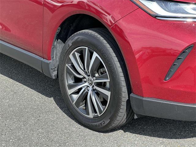 Photo of 2023 Ruby Flare Pearl Toyota Venza