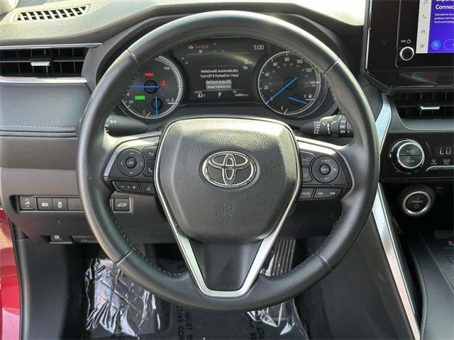 Photo of 2023 Ruby Flare Pearl Toyota Venza