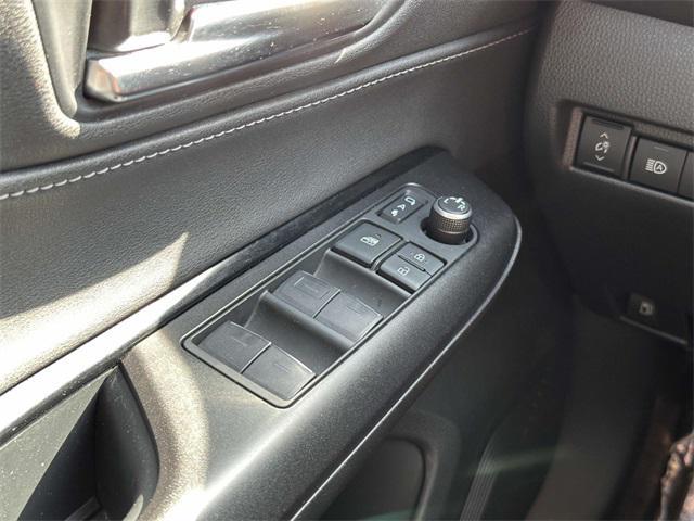 Photo of 2023 Ruby Flare Pearl Toyota Venza