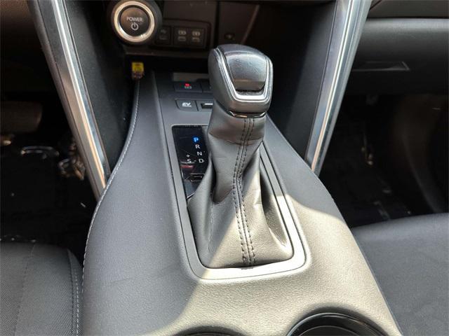 Photo of 2023 Ruby Flare Pearl Toyota Venza