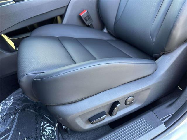 Photo of 2026 Silver Metallic Nissan Rogue