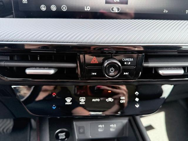Photo of 2026 Super Black Nissan Kicks