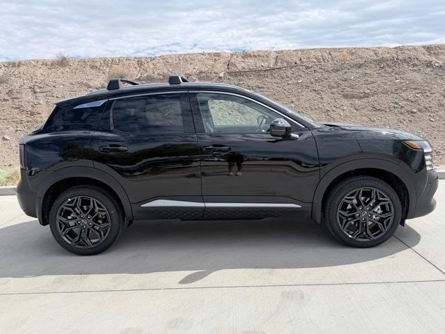 Photo of 2026 Super Black Nissan Kicks