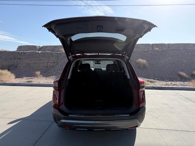 Photo of 2022 Scarlet Ember Nissan Rogue