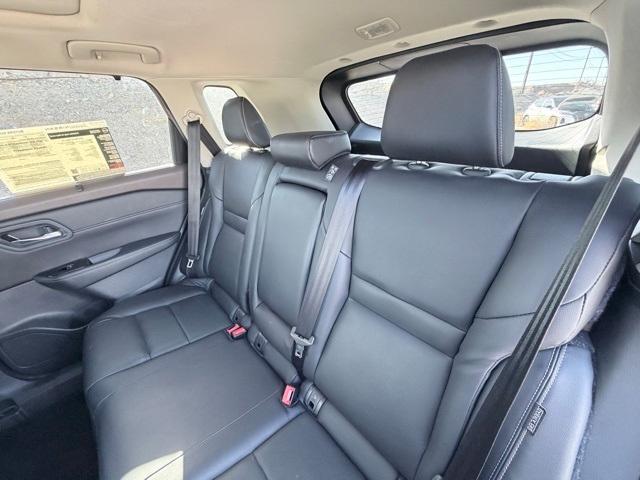Photo of 2022 Scarlet Ember Nissan Rogue