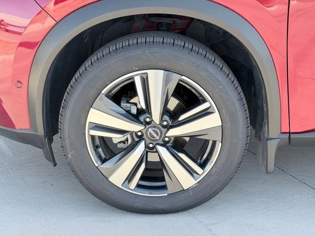 Photo of 2022 Scarlet Ember Nissan Rogue
