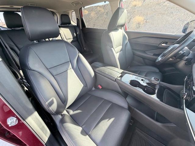 Photo of 2022 Scarlet Ember Nissan Rogue