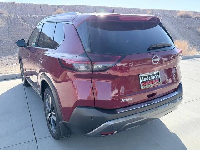 Photo of 2022 Scarlet Ember Nissan Rogue