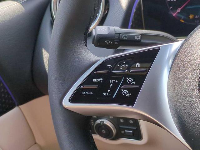 Photo of 2025 White Mercedes-Benz GLB 250