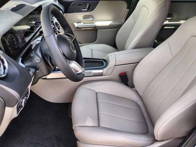 Photo of 2025 White Mercedes-Benz GLB 250