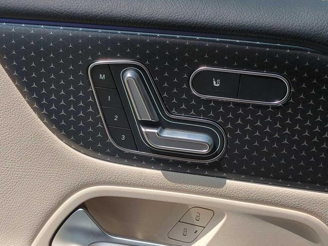 Photo of 2025 White Mercedes-Benz GLB 250