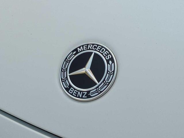 Photo of 2025 White Mercedes-Benz GLB 250