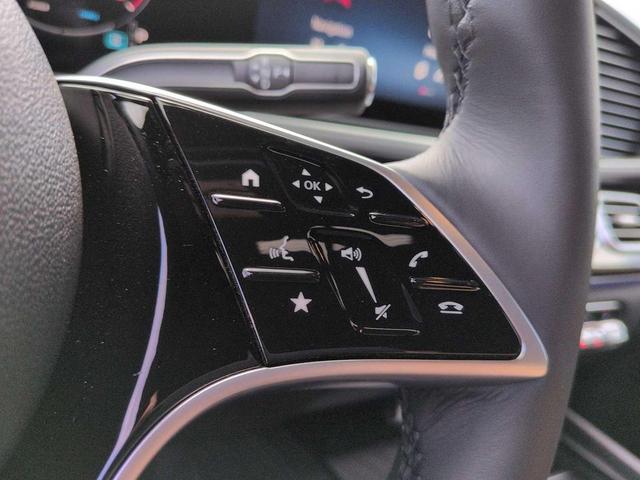 Photo of 2025 Black Mercedes-Benz GLE 350