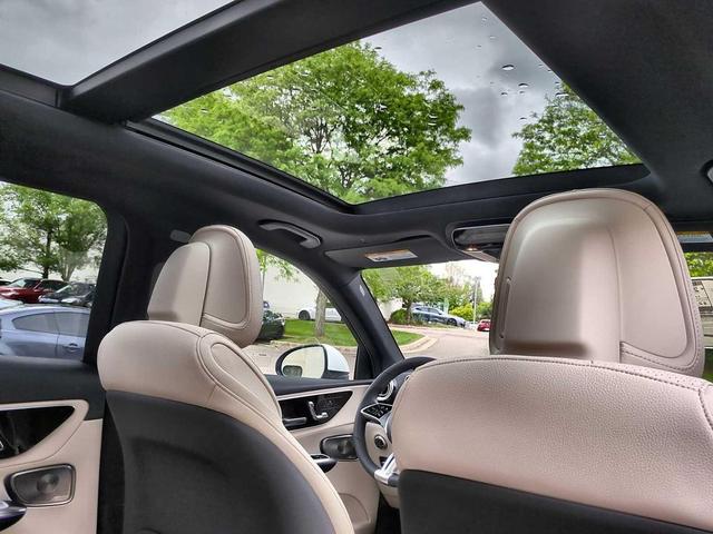 Photo of 2025 Polar White Mercedes-Benz GLC 300