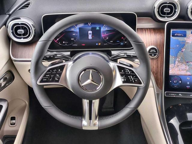 Photo of 2025 Polar White Mercedes-Benz GLC 300