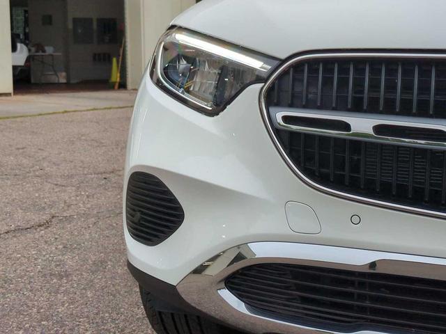 Photo of 2025 Polar White Mercedes-Benz GLC 300
