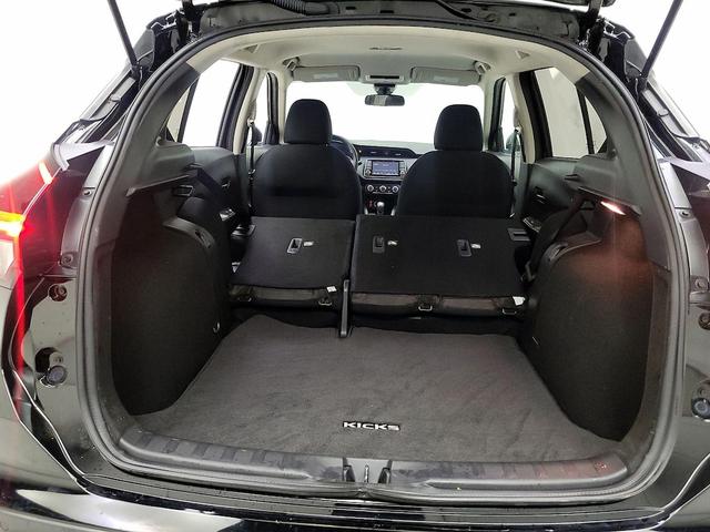 Photo of 2023 Black Nissan Kicks