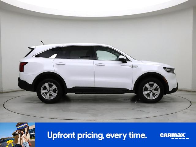 Photo of 2022 White Kia Sorento