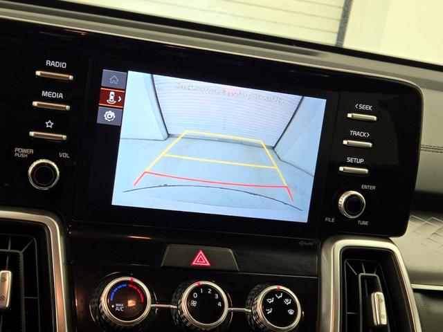 Photo of 2022 White Kia Sorento