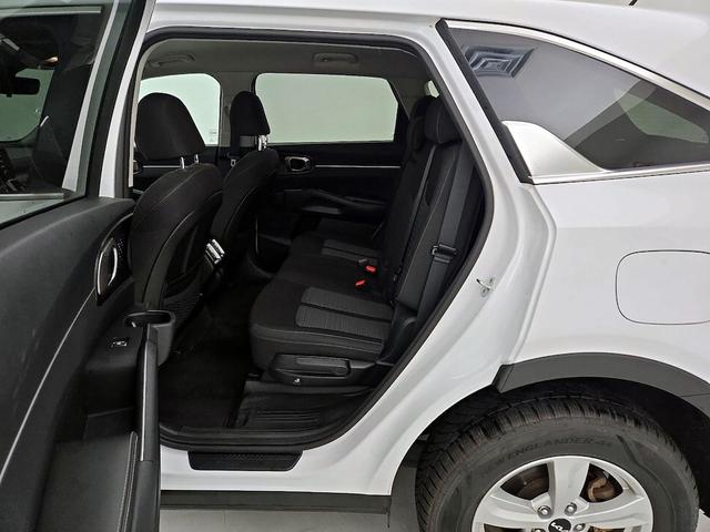 Photo of 2022 White Kia Sorento